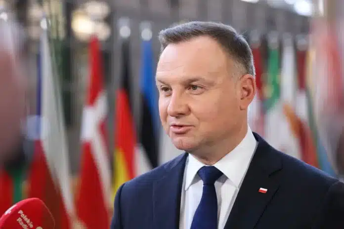Президент Польщі Дуда хоче доступу до французького ядерного щита
