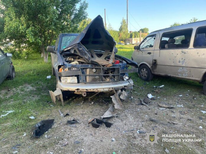 На Чернігівщині люди під ударами російських дронів і КАБів