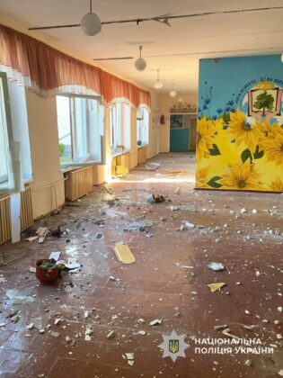На Чернігівщині росіяни зруйнували дронами школу