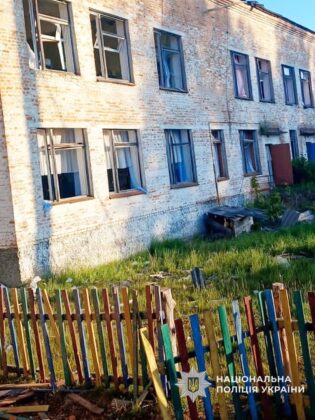 На Чернігівщині росіяни зруйнували дронами школу