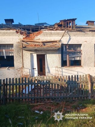 На Чернігівщині росіяни зруйнували дронами школу