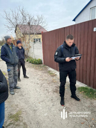 Солдати будували котеджі для матері та тещі підполковника