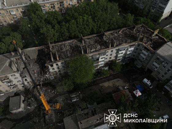 Атака на Миколаїв: дрон зруйнував п’ятиповерхівку, є жертви