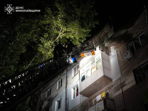 Атака на Миколаїв: дрон зруйнував п’ятиповерхівку, є жертви
