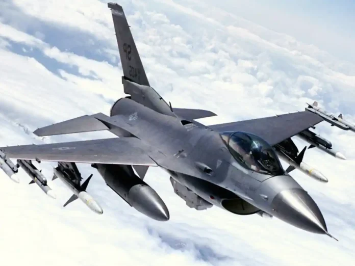 Україна втратила винищувач F-16, пілот катапультувався