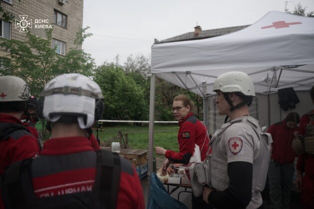 Наслідки нічної атаки у Києві: загиблі, постраждалі та пожежі