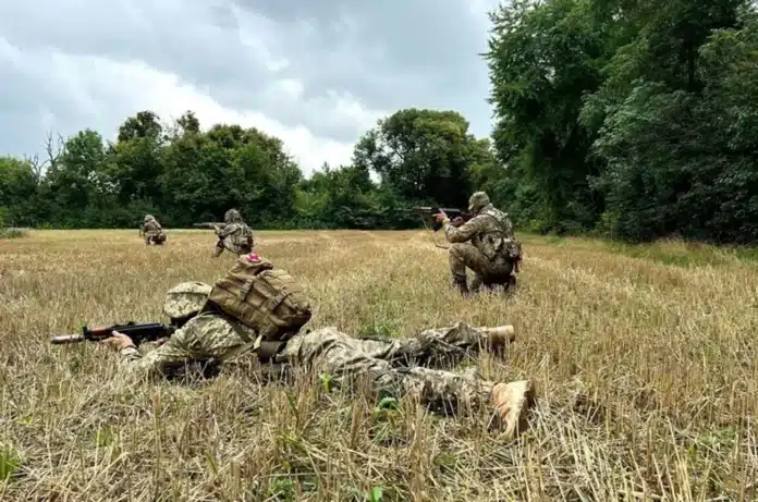 Минулої доби на фронті зафіксували 196 боїв: найгарячіше було на Покровському напрямку