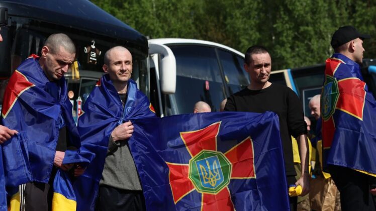 Україна повернула з російського полону 390 громадян