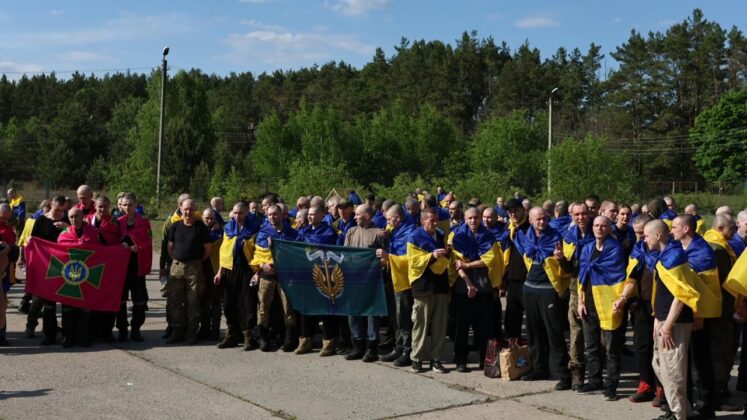 Україна повернула з російського полону 390 громадян