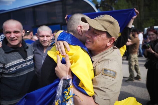 Україна повернула з російського полону 390 громадян