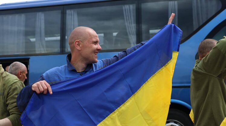 З російського полону звільнено ще 307 українських воїнів