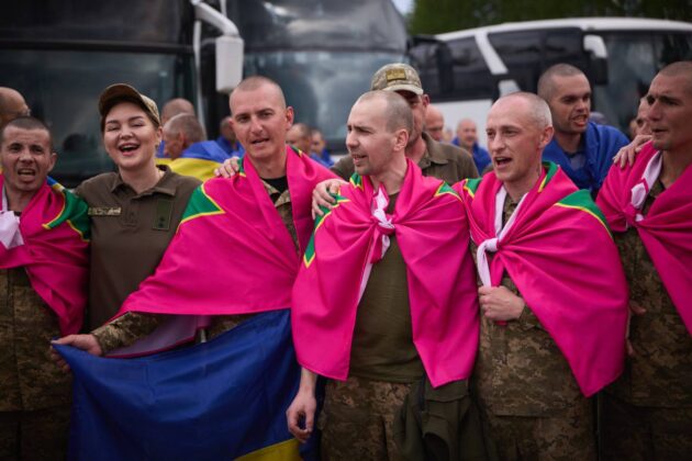 З російського полону звільнено ще 307 українських воїнів