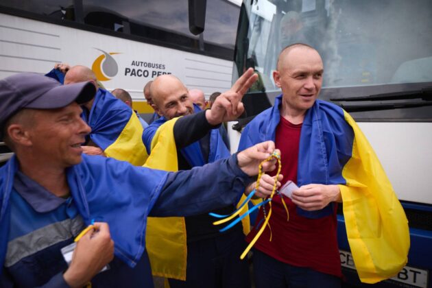 З російського полону звільнено ще 307 українських воїнів