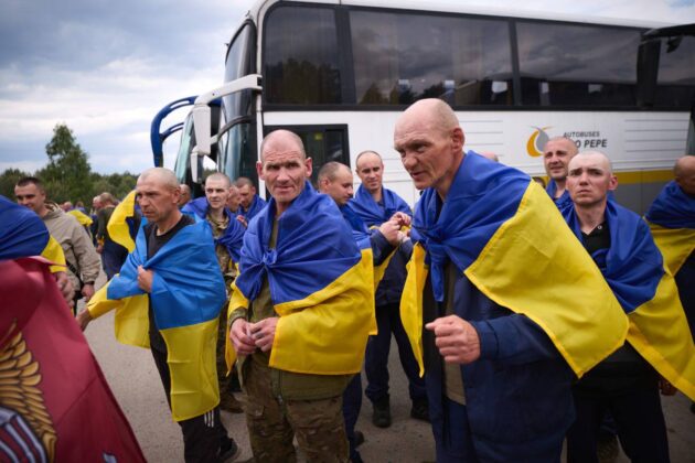 З російського полону звільнено ще 307 українських воїнів