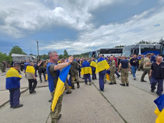 З російського полону звільнено ще 307 українських воїнів