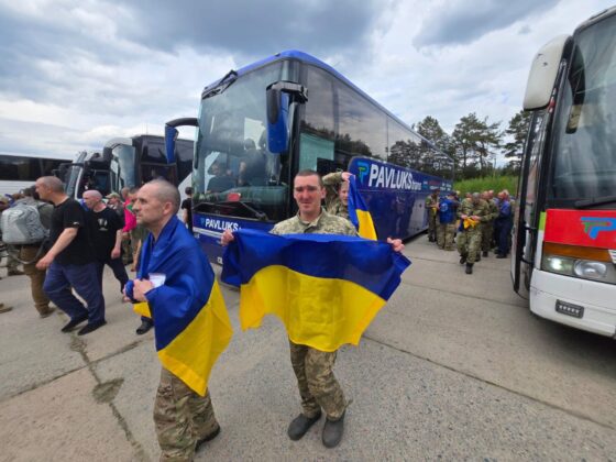 З російського полону звільнено ще 307 українських воїнів