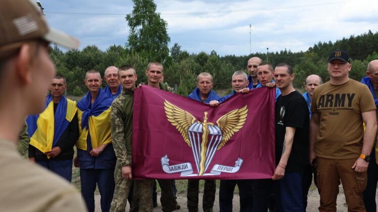 З російського полону звільнено ще 307 українських воїнів