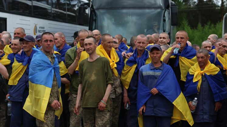 З російського полону звільнено ще 307 українських воїнів