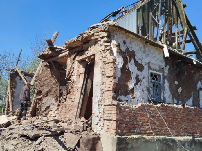 Авіаудар по Донеччині: одна людина загинула, троє поранені