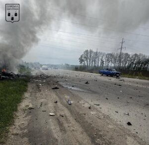 На Сумщині російський дрон атакував службовий автомобіль енергетиків