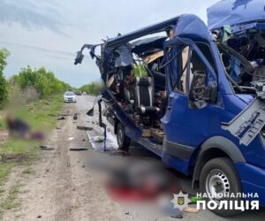 Росіяни атакували автобус на Сумщині: 9 загиблих і 4 поранених