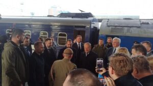Макрон, Стармер і Мерц у Києві: зустріч «коаліції рішучих» розпочалася