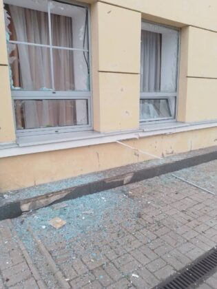 Росія атакувала залізницю на сході України: пошкоджені колії, вокзал і вагони