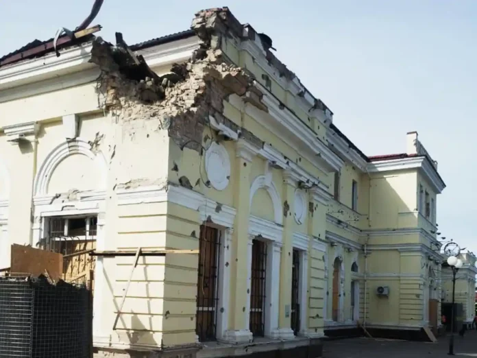 Обстріли Херсона: поранені соцпрацівники, загиблий у Бериславі