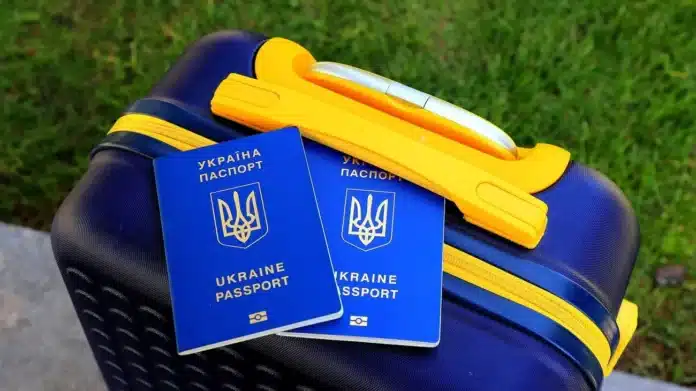 У Раді обговорюють можливість виїзду за кордон чоловікам до 24 років