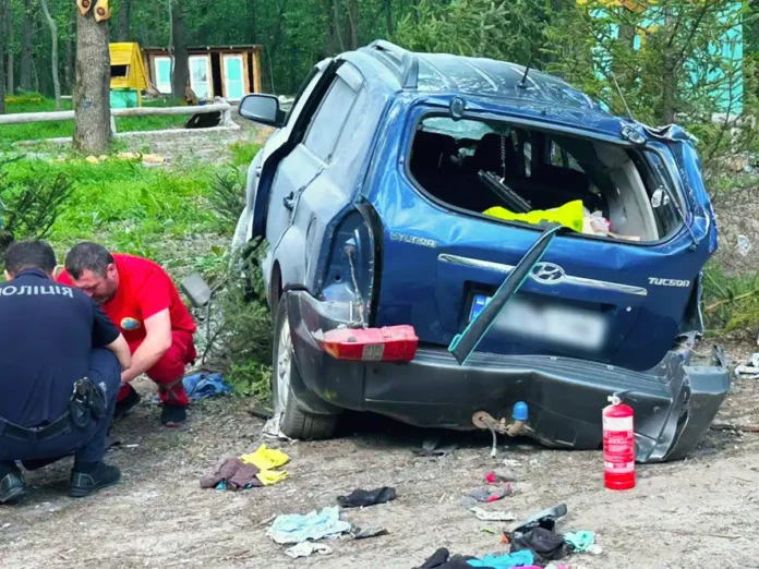 На Харківщині внаслідок ДТП загинули жінка і дитина, водій вчинив самогубство