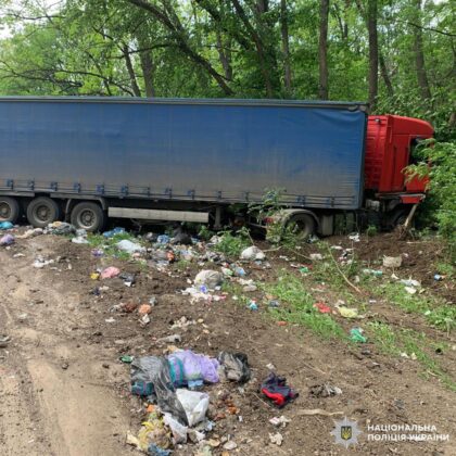 На Харківщині внаслідок ДТП загинули жінка і дитина, водій вчинив самогубство