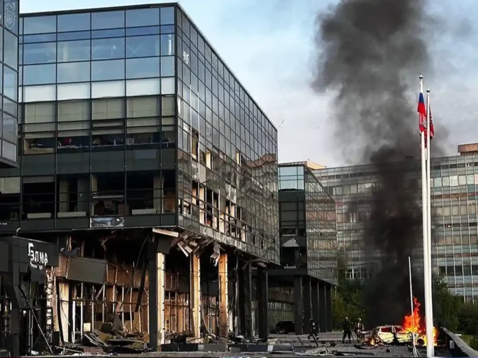 На росії БпЛА вдарили по заводу «Кронштадт» і технопарку ЕЛМА