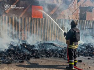 Окупанти бомбили Херсонщину: троє загиблих, зруйновані будинки