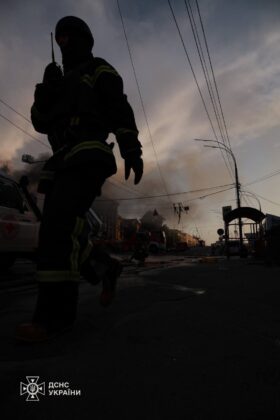 У Києві загинули троє рятувальників ДСНС під час ліквідації наслідків обстрілів