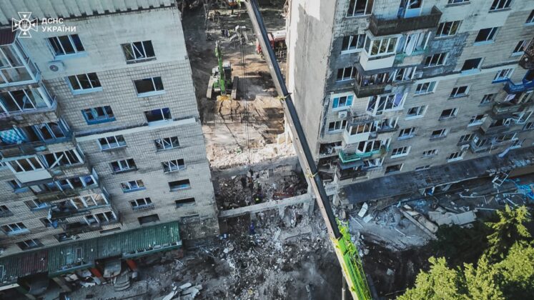 У Києві після ракетного удару виявили ще загиблих – вже 26 жертв