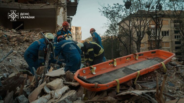 У Києві після ракетного удару виявили ще загиблих – вже 26 жертв
