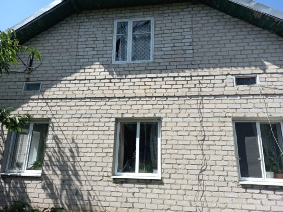 Атака на Кривий Ріг: є постраждалі, палають адмінбудівлі