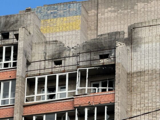 Атака на Кривий Ріг: є постраждалі, палають адмінбудівлі