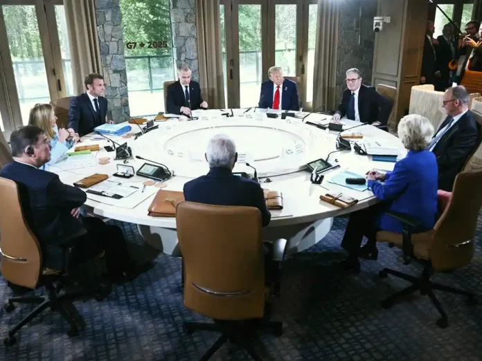 Трамп знову блокує санкції проти росії: союзники занепокоєні