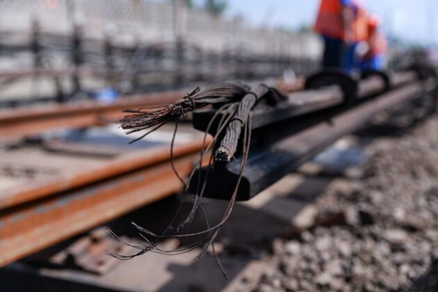 Під час атаки росіяни пошкодили лінії метро у Києві