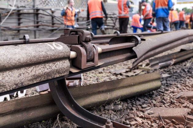 Під час атаки росіяни пошкодили лінії метро у Києві