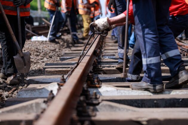 Під час атаки росіяни пошкодили лінії метро у Києві