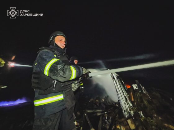 росія атакувала Харків: півсотні авто понівечено, є постраждалі