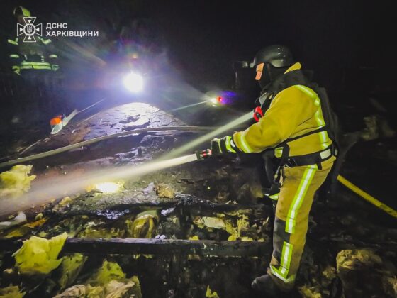 росія атакувала Харків: півсотні авто понівечено, є постраждалі