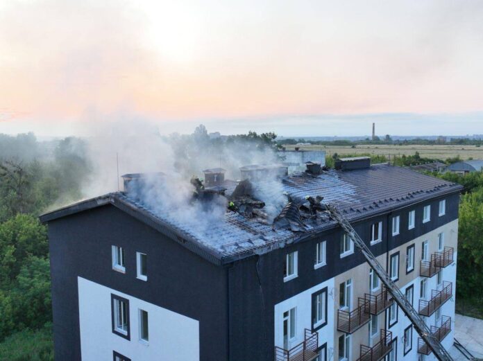 Харків під ударом дронів: поранені та масштабні пошкодження