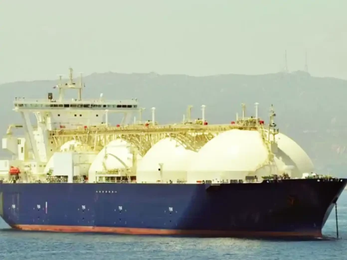 Попри санкції росія шукає покупців СПГ у Китаї та Індії