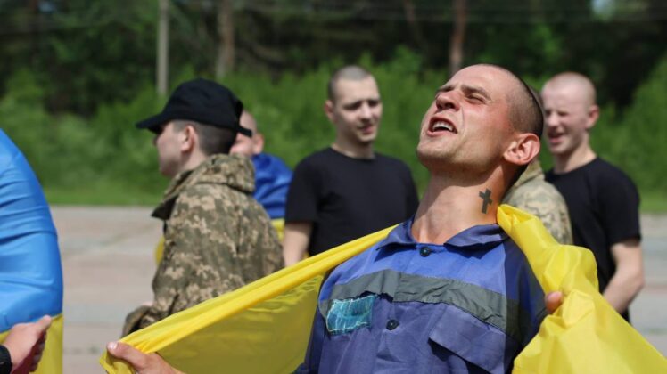 Обмін полоненими з росією: Україна повертає захисників