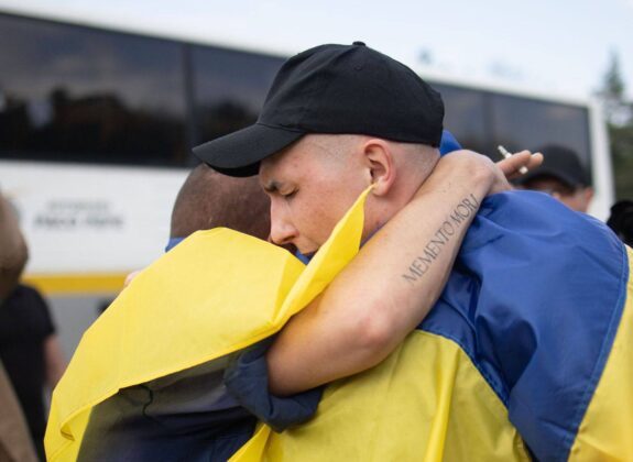 Обмін полоненими з росією: Україна повертає захисників