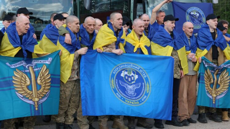 Україна повернула військових, які понад три роки були в полоні рф