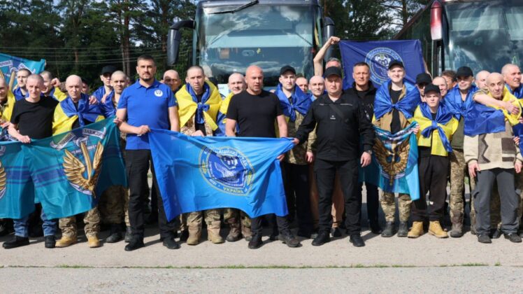 Україна повернула військових, які понад три роки були в полоні рф